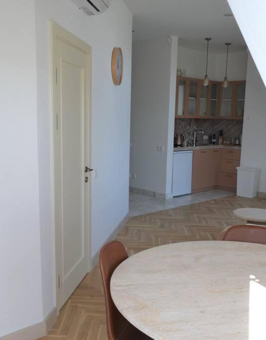 Luxury Apartment With A Balcony And View In Riga Old Town Extérieur photo