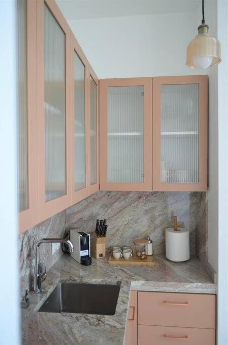 Luxury Apartment With A Balcony And View In Riga Old Town Extérieur photo