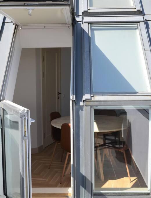 Luxury Apartment With A Balcony And View In Riga Old Town Extérieur photo