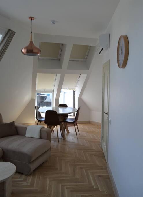 Luxury Apartment With A Balcony And View In Riga Old Town Extérieur photo
