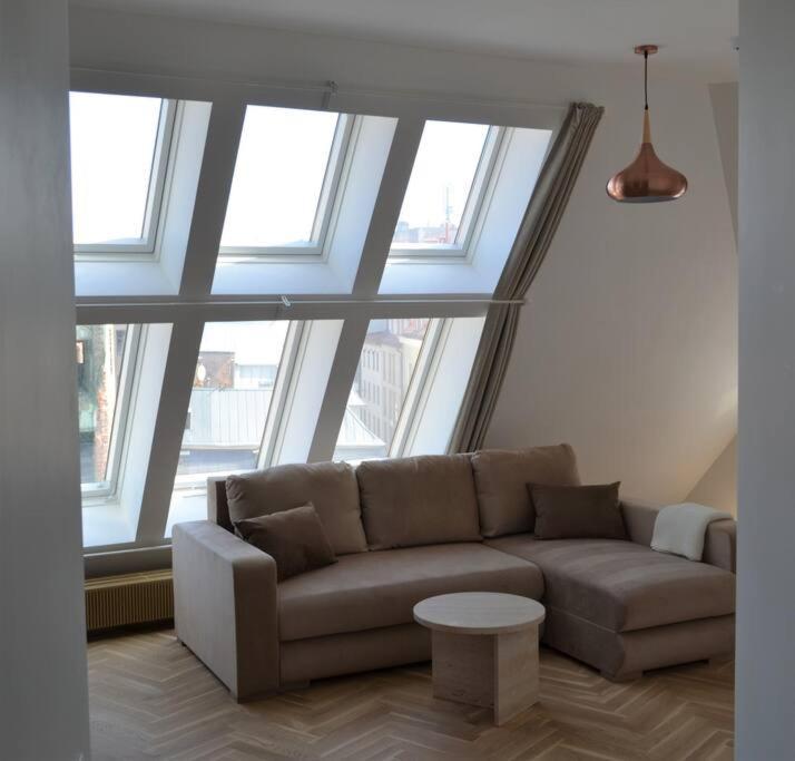 Luxury Apartment With A Balcony And View In Riga Old Town Extérieur photo