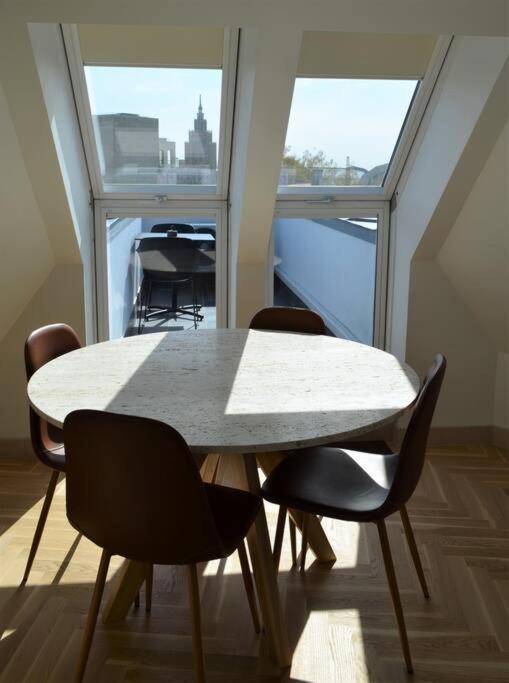 Luxury Apartment With A Balcony And View In Riga Old Town Extérieur photo